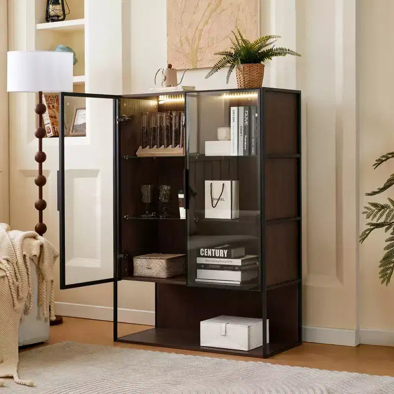 Meuble d'exposition lumineux à LED de 130 cm de haut avec porte en verre trempé, bibliothèque moderne avec cadre en métal pour salon, bureau/cabinet d'étude, noir - ModernLuxe