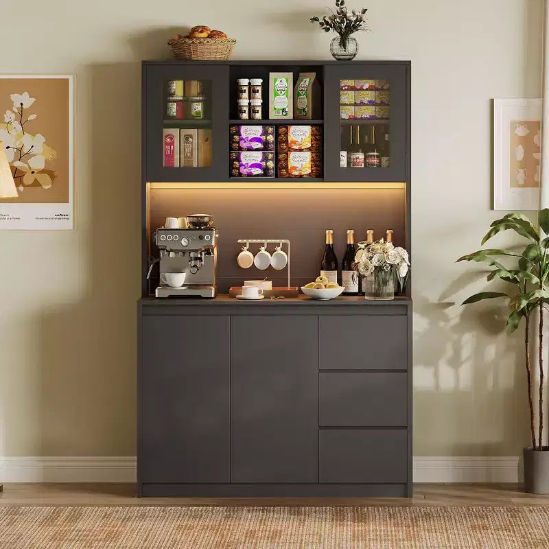 Armoire de cuisine avec lumières LED et station de charge, Grand placard de rangement avec plan de travail, Garde-manger avec tiroir et portes en verre