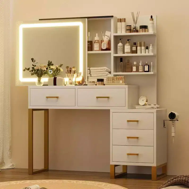 Commode avec miroir coulissant et éclairage, 3 modes d'éclairage, grande commode de chambre avec station de recharge / 5 grands tiroirs / 3 étagères ouvertes, blanc et or